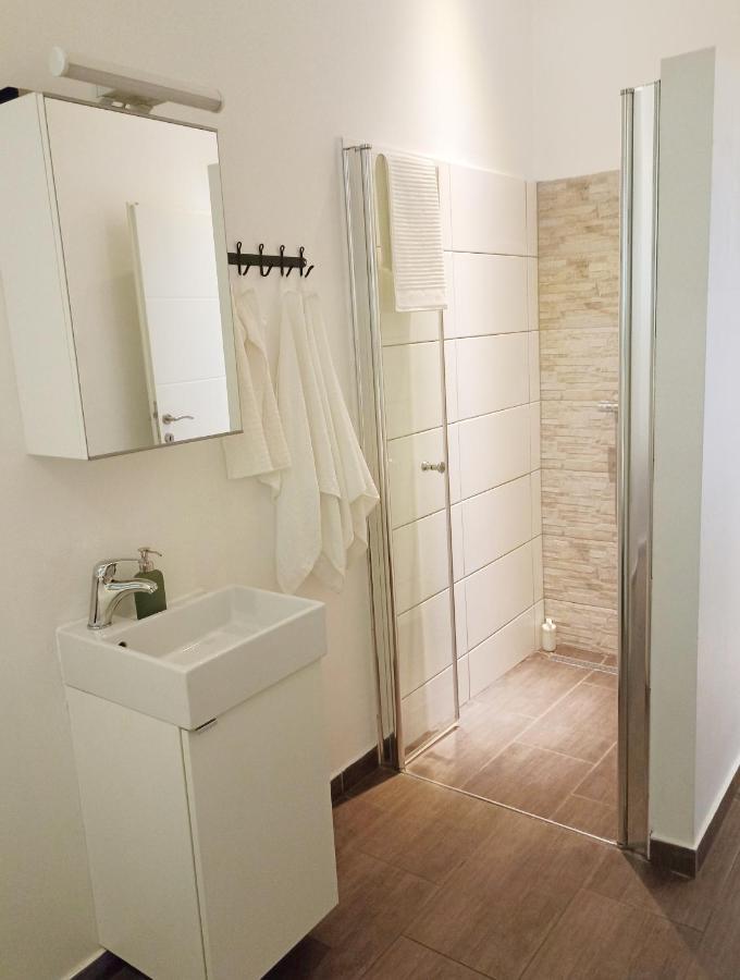 3 Bedrooms With Ensuite Bathrooms Wina Bagian luar foto